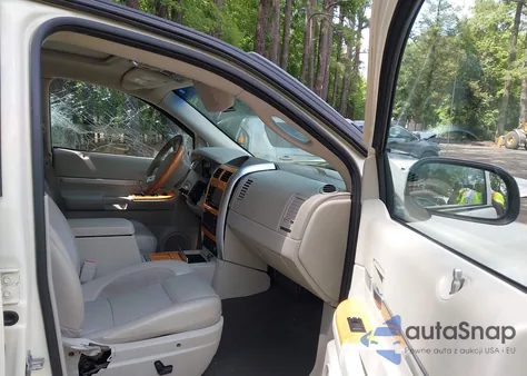 2008 Chrysler Aspen Limited from USA, damaged, VIN 1A8HW582X8F125304